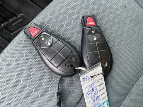 Used 2018 RAM 1500 Express image 43