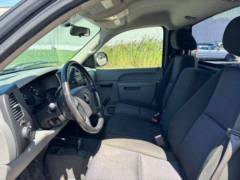 Used 2010 Chevrolet Silverado 1500 W/T w/ LS Package AWD/4WD image 9