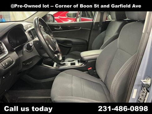 Used 2020 Kia Sorento S AWD/4WD image 14