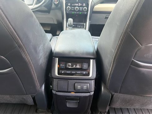 Used 2021 Subaru Ascent Limited w/ Technology Package AWD/4WD image 21