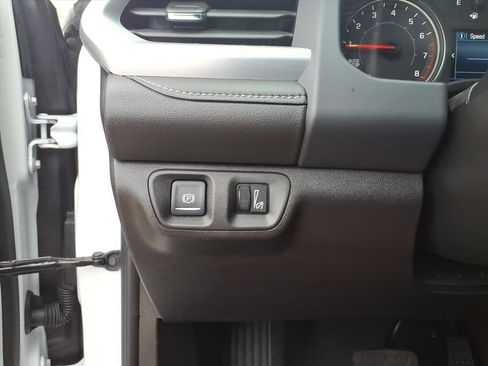 Certified 2023 GMC Acadia SLE w/ Driver Convenience Package image 16