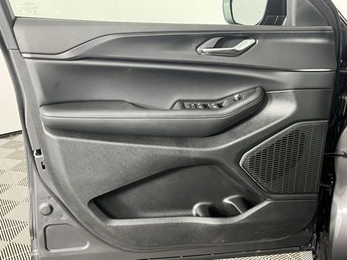 New 2025 Jeep Grand Cherokee Laredo w/ Luxury Tech Group I image 21