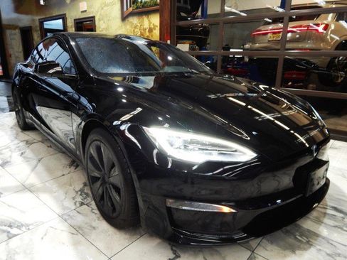 Used 2021 Tesla Model S Plaid image 1