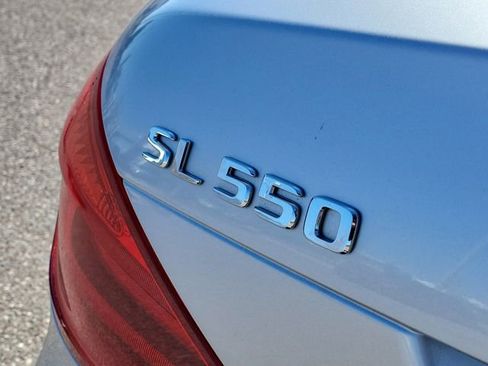 Used 2017 Mercedes-Benz SL 550 w/ Driver Assistance Package image 5