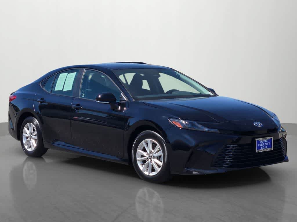 Used 2025 Toyota Camry LE FWD image 8