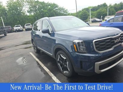 Used 2024 Kia Telluride S w/ S Sunroof Package