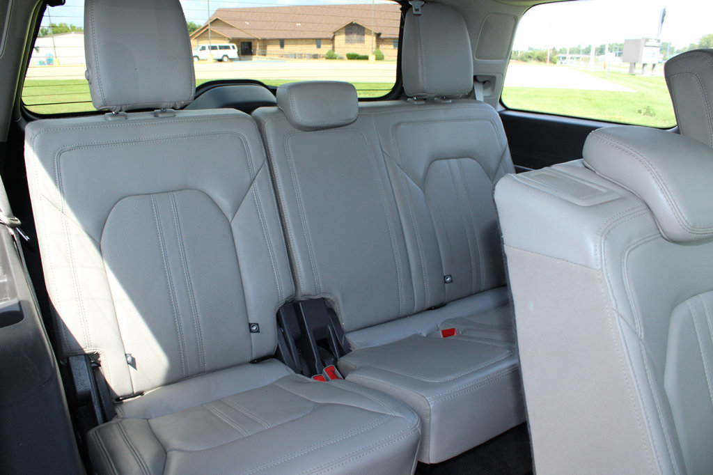Used 2021 Ford Expedition Limited AWD/4WD image 23