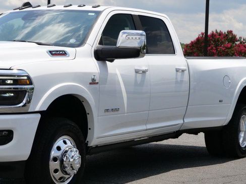 Used 2026 RAM 3500 Longhorn AWD/4WD image 59