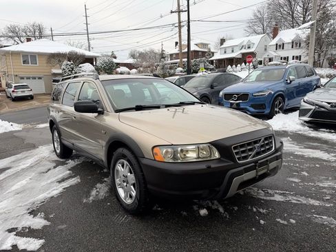 Used 2005 Volvo XC70 image 6