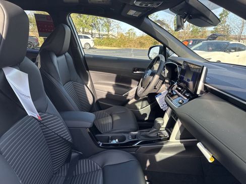 New 2025 Toyota Corolla Cross AWD Hybrid w/ Convenience Package image 34