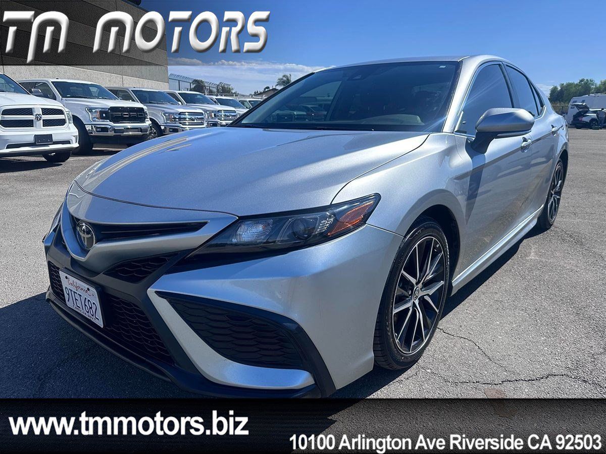 Used 2022 Toyota Camry SE w/ Carpet Mat Package (TMS) FWD image 1