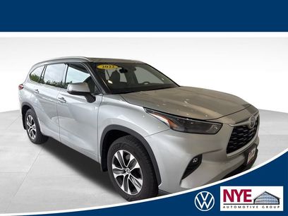 Used 2022 Toyota Highlander XLE