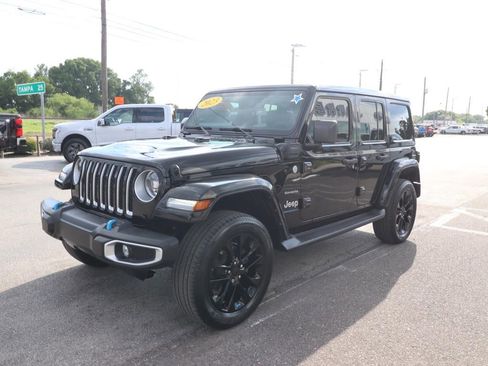 Used 2023 Jeep Wrangler Unlimited Sahara image 5
