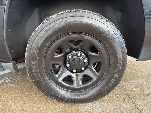 Used 2017 Chevrolet Tahoe 4WD w/ Remote Keyless Entry Package image 49