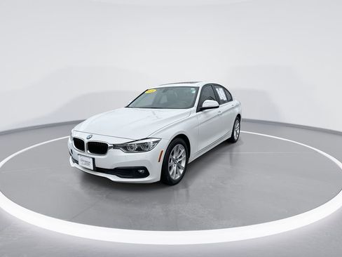 Used 2018 BMW 320i xDrive 320i xDrive image 4