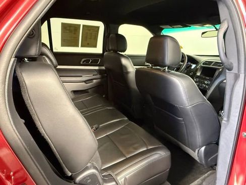 Used 2017 Ford Explorer XLT w/ Equipment Group 202A image 48