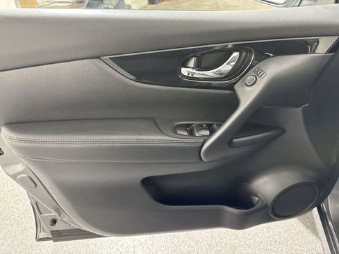 Used 2018 Nissan Rogue Sport SV w/ SV All-Weather Package image 20