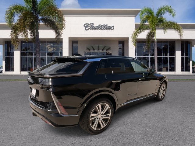 Used 2024 Cadillac Lyriq Tech w/ Driver Assist Package AWD/4WD image 14