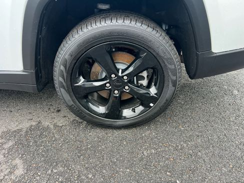 New 2025 Jeep Grand Cherokee L Limited w/ Black Appearance Package image 4