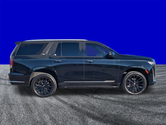 Used 2023 Cadillac Escalade Luxury AWD/4WD image 3