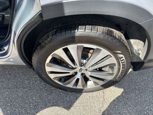 Used 2022 Subaru Ascent Limited image 12