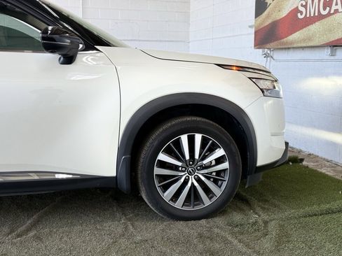 Used 2022 Nissan Pathfinder Platinum w/ Cargo Package image 10
