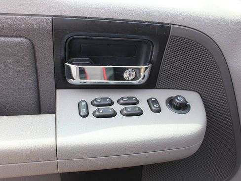 Used 2006 Ford F150 XLT AWD/4WD image 11