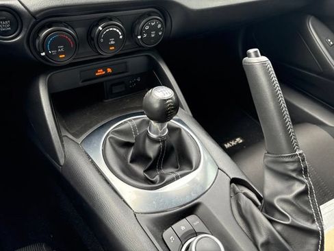 Used 2023 MAZDA MX-5 Miata Sport RWD image 11