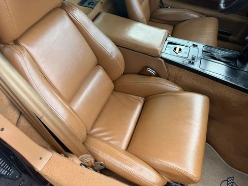 Used 1988 Chevrolet Corvette Coupe RWD image 19