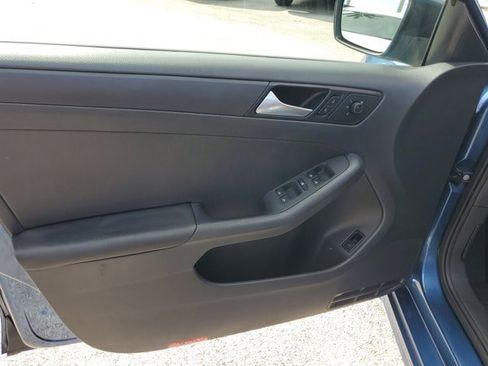 Used 2016 Volkswagen Jetta S image 19