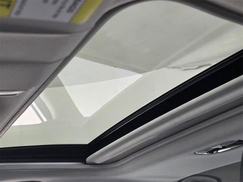 Used 2023 Subaru Impreza 2.0i Limited image 11