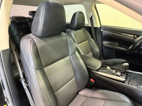 Used 2016 Lexus GS 200t RWD image 32