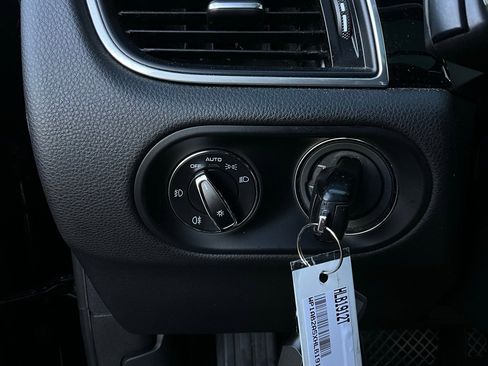 Used 2017 Porsche Macan S image 25