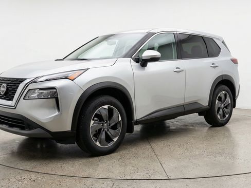 Used 2025 Nissan Rogue SV FWD image 3
