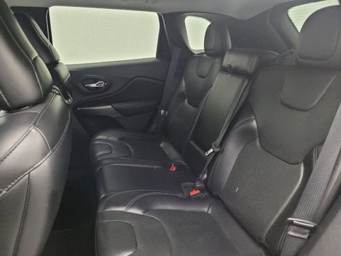 Used 2020 Jeep Cherokee Limited image 19