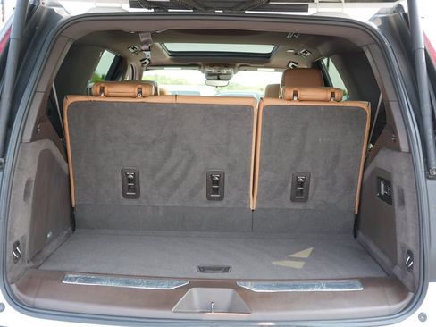 Used 2022 Cadillac Escalade Premium Luxury AWD/4WD image 27