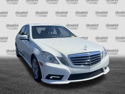 Used 2011 Mercedes-Benz E 350 BlueTEC Sedan image 2