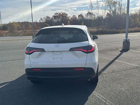 New 2026 Honda HR-V LX image 7