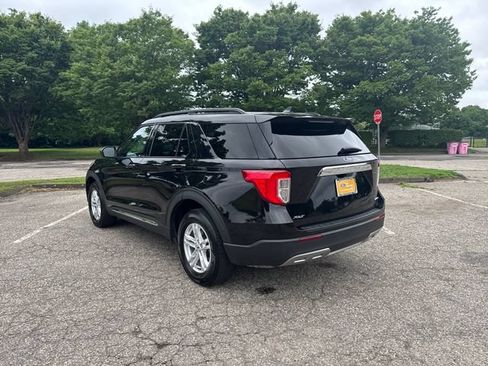 Used 2023 Ford Explorer XLT w/ Equipment Group 202A AWD/4WD image 8