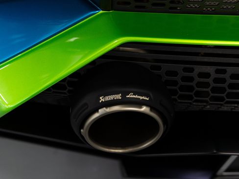 Used 2022 Lamborghini Huracan STO RWD image 39