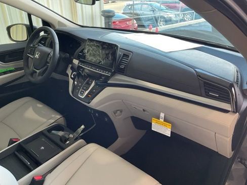 New 2026 Honda Odyssey Touring image 28