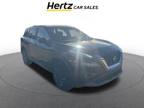 Used 2023 Nissan Rogue S image 1