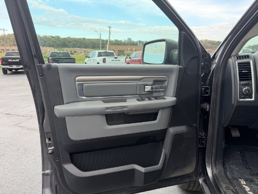 Used 2017 RAM 1500 Big Horn AWD/4WD image 18