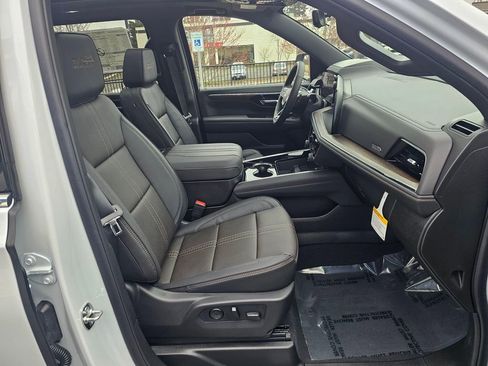 New 2026 Chevrolet Suburban High Country image 11