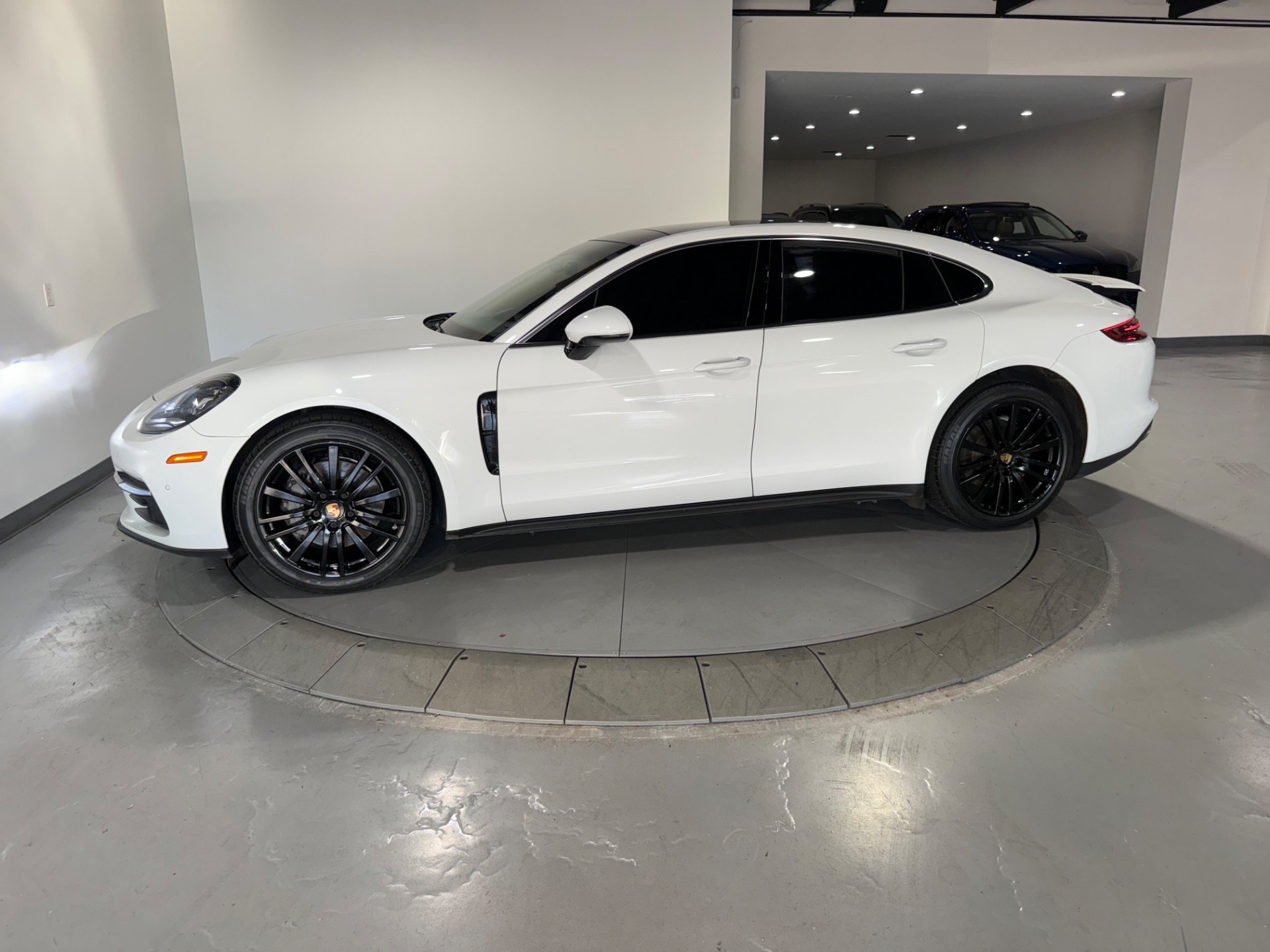 Used 2017 Porsche Panamera 4S AWD/4WD image 12