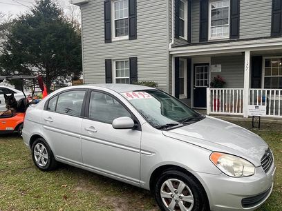 Used 2010 Hyundai Accent GLS w/ Premium Pkg 4