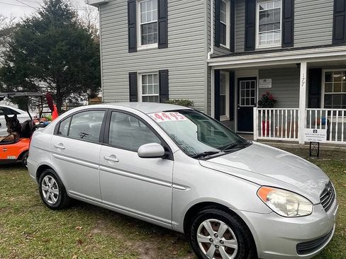 Used 2010 Hyundai Accent GLS w/ Premium Pkg 4 image 1