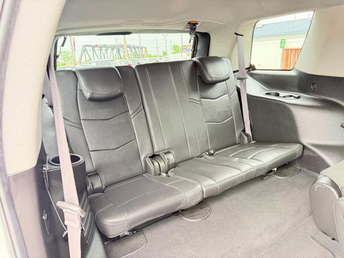 Used 2017 Cadillac Escalade Luxury AWD/4WD image 47