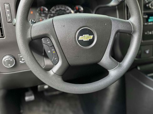Used 2018 Chevrolet Express 3500 LT w/ LT Preferred Equipment Group image 28