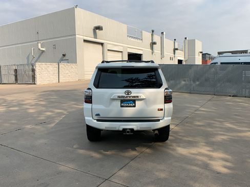 Used 2023 Toyota 4Runner 40th Anniversary SE AWD/4WD image 4